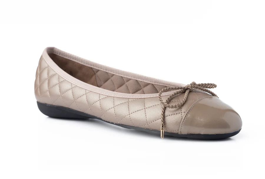 PAUL MAYER - BEST QUILTED LEATHER BALLET FLAT - SIZE 6 - PATENT CHAMPAGNE / NAPPA CHAMPAGNE
