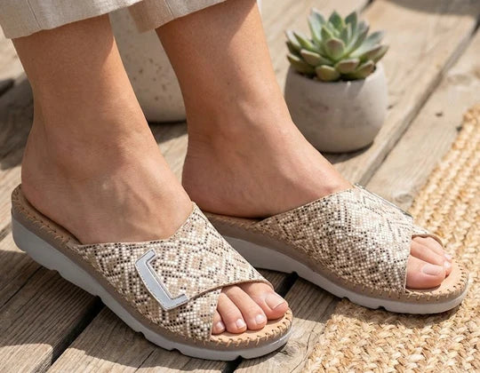 La Plume - Agua Women’s Leather Comfort Slippers