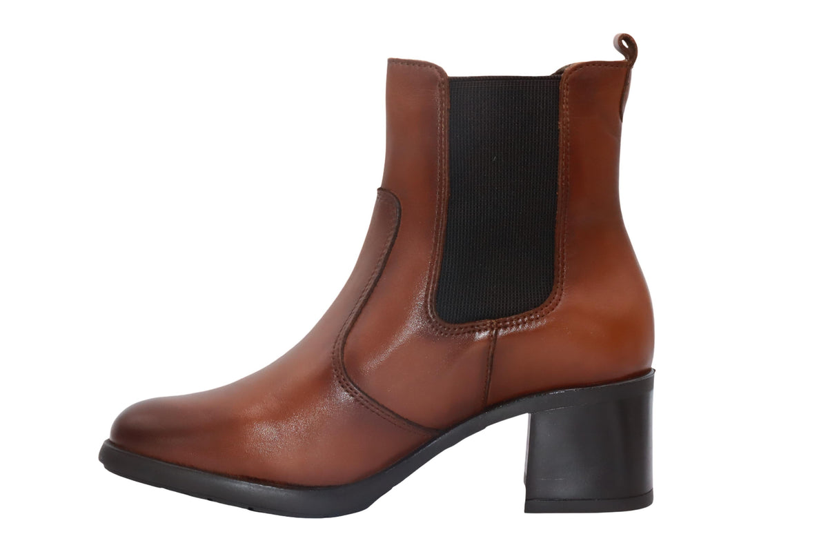 Eric Michael Betsy in TAN LEATHER — view 7