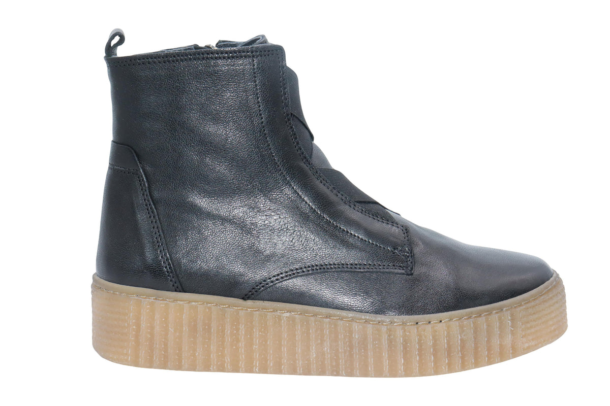 Eric Michael Desert in Black — view 3