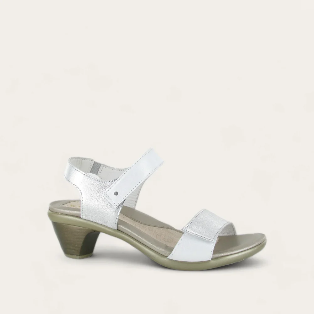 NAOT - EXTANT - SIZE 37 - SOFT SILVER/PEARL WHITE LTHR