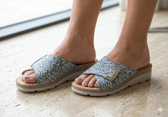 La Plume - Agua Women’s Leather Comfort Slippers