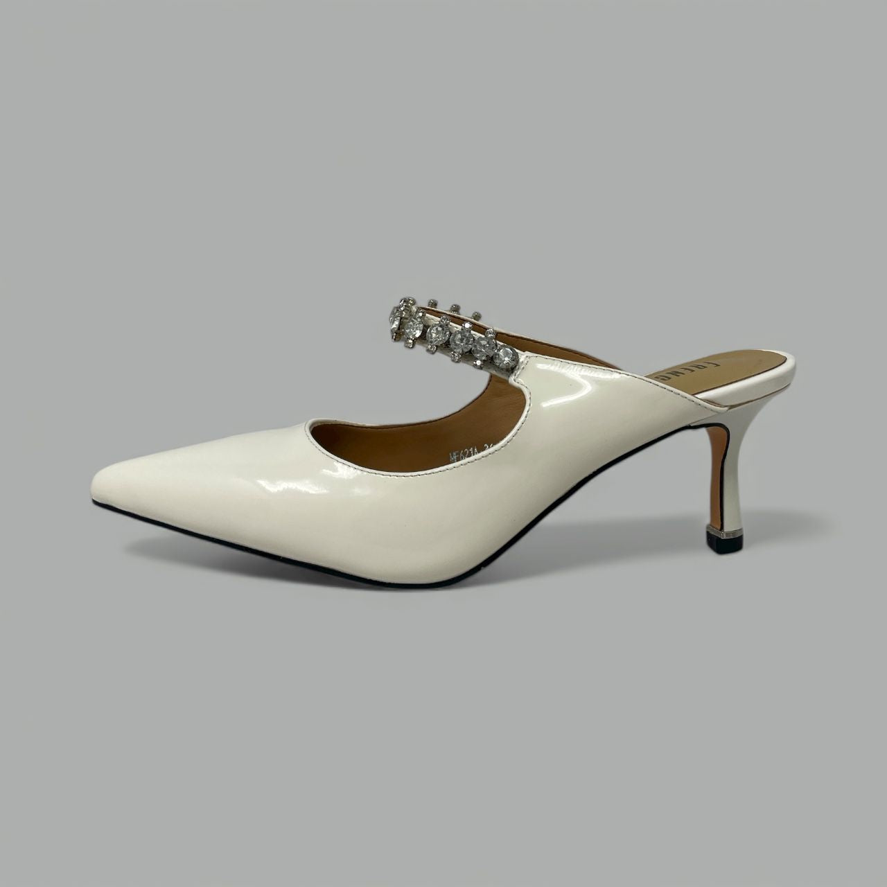 FRENCH COMFORT - ALINA - SIZE 6 - WHITE