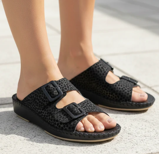 La Plume - Jen Animal Print Leather Slide