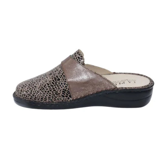 La Plume - Marge Adjustable Leather Mule