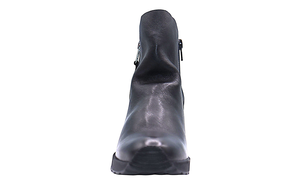 Eric Michael Nancy in Black — view 5