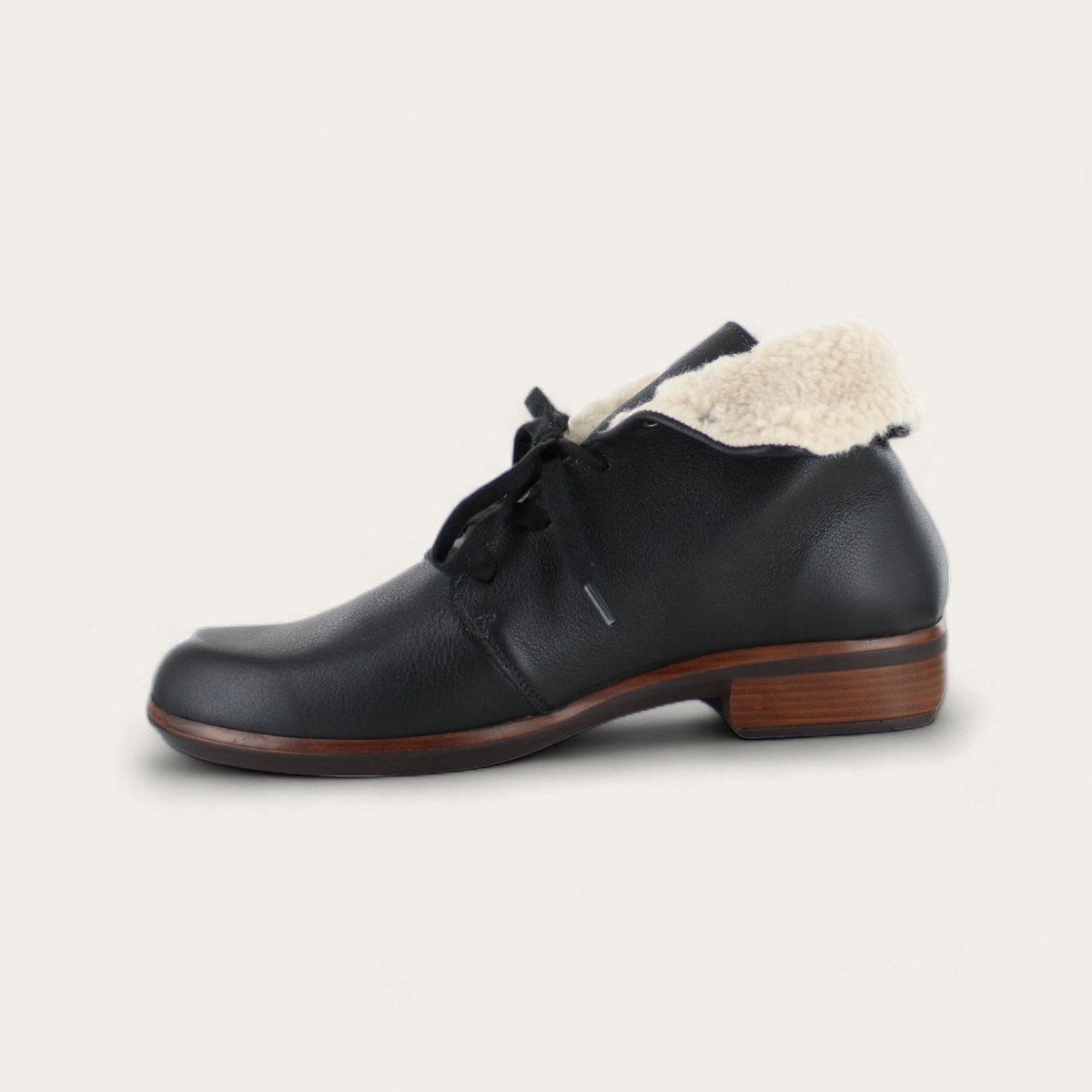 Pali in Soft Black Lthr, product view 2