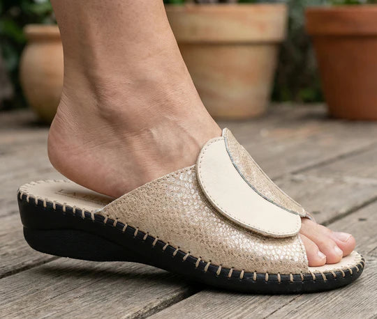 La Plume - Paola Adjustable Leather Slide