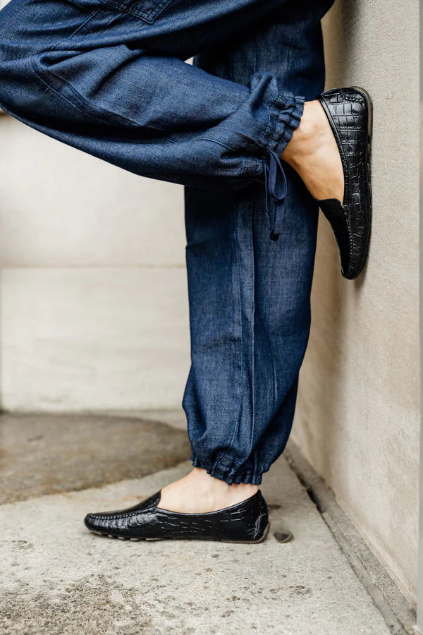 PATRICIA GREEN - JILLIAN DRIVING MOCCASIN IN CROCODILE - SIZE 10 - BLACK CROCODILE