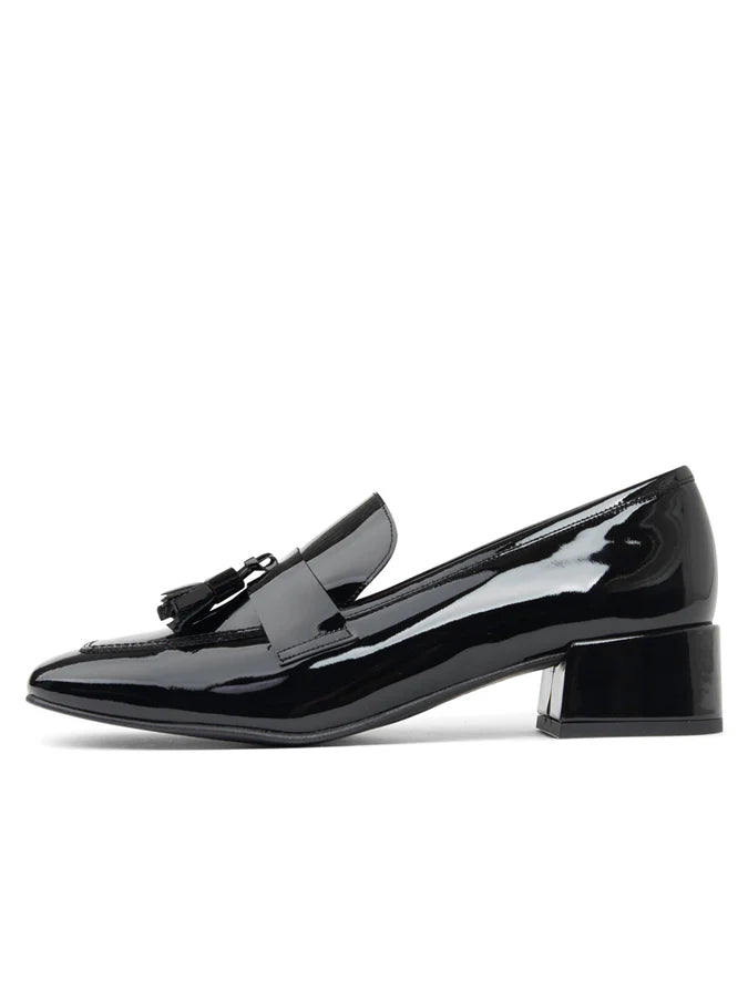 PATRICIA GREEN - BECKHAM BLOCK HEEL TASSEL LOAFER - SIZE 10 - BLACK PATENT
