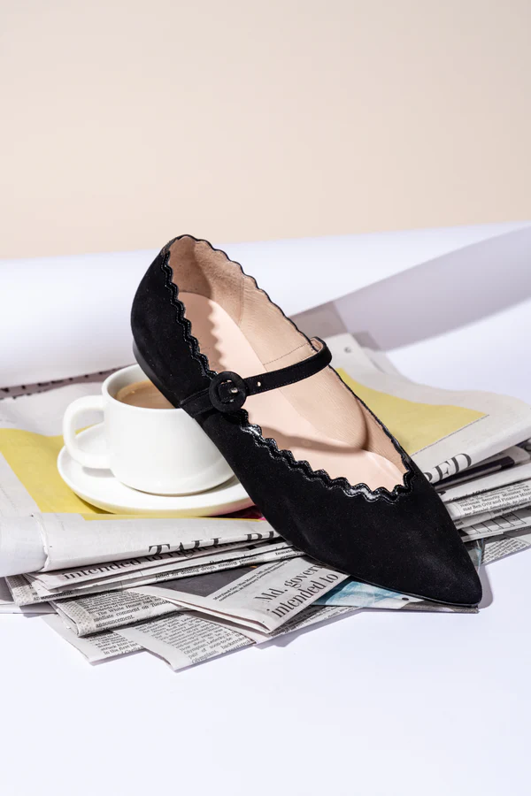 PATRICIA GREEN - SUTTON SCALLOPED MARY JANE - SIZE 10 - BLACK
