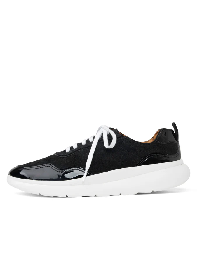 Patricia Green - Travel Sneaker