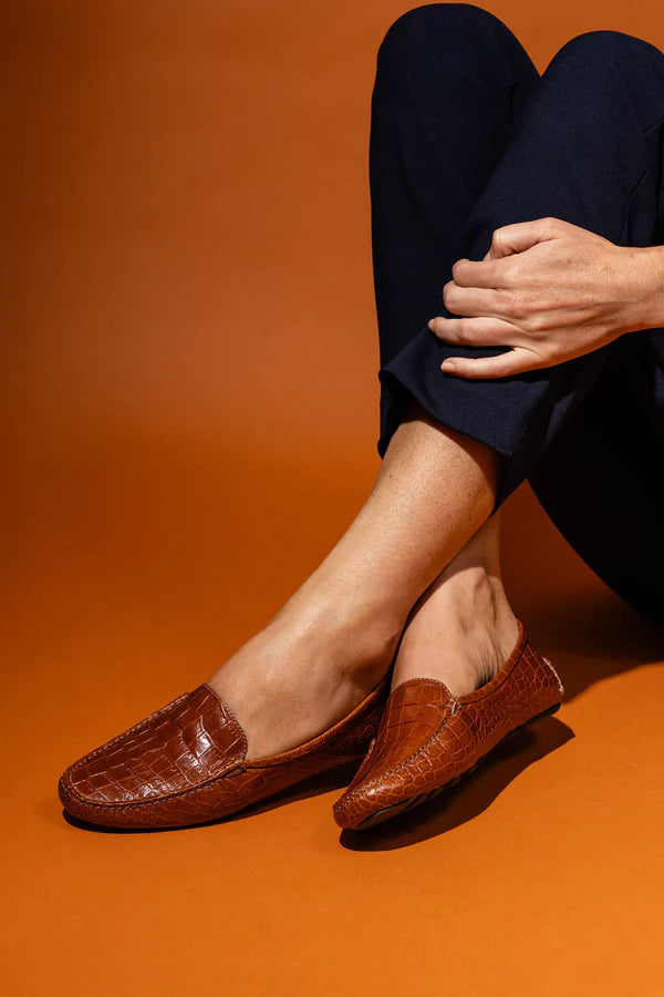 PATRICIA GREEN - JILLIAN DRIVING MOCCASIN IN CROCODILE - SIZE 10 - COGNAC CROCODILE