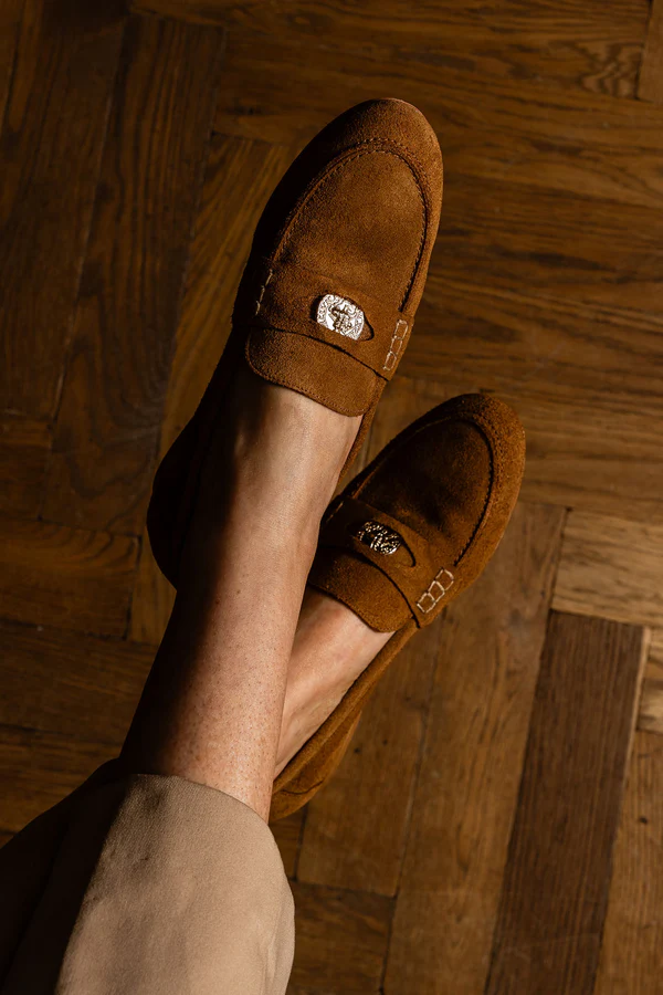 PATRICIA GREEN - VINCE UNLINED PENNY LOAFER - SIZE 7 - COGNAC SUEDE