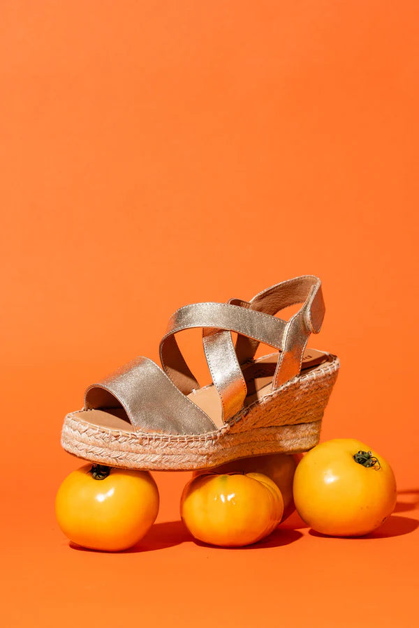 PATRICIA GREEN - PENNY CRISS-CROSS ESPADRILLE - SIZE 10 - GOLD LEATHER