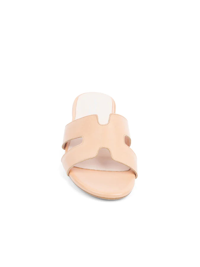 PATRICIA GREEN - HALLIE FLAT SANDAL - SIZE 7 - NUDE LEATHER