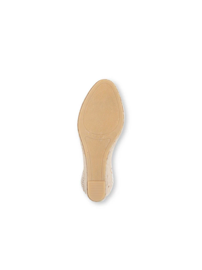 PATRICIA GREEN - GWEN FRAYED CLOSED TOE LACE UP ESPADRILLE - SIZE 7 - WHITE