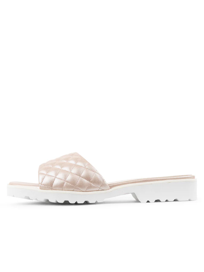 PAUL MAYER - PARK QUILTED LUG SOLE SANDAL - SIZE 8.5 - METALLIC PEARL