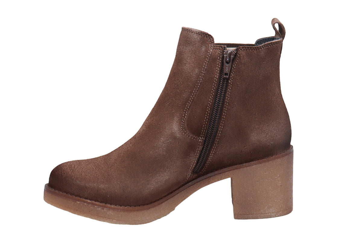 Eric Michael Perla in Brown — view 5
