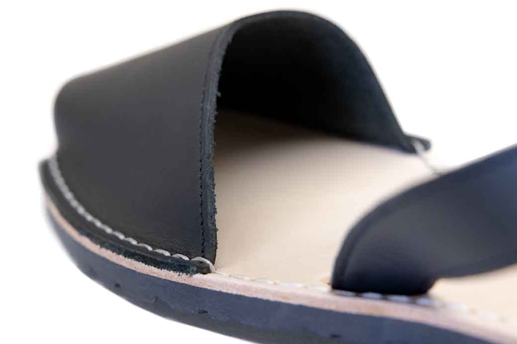 Pons Classic Strap, Black, gallery view 3