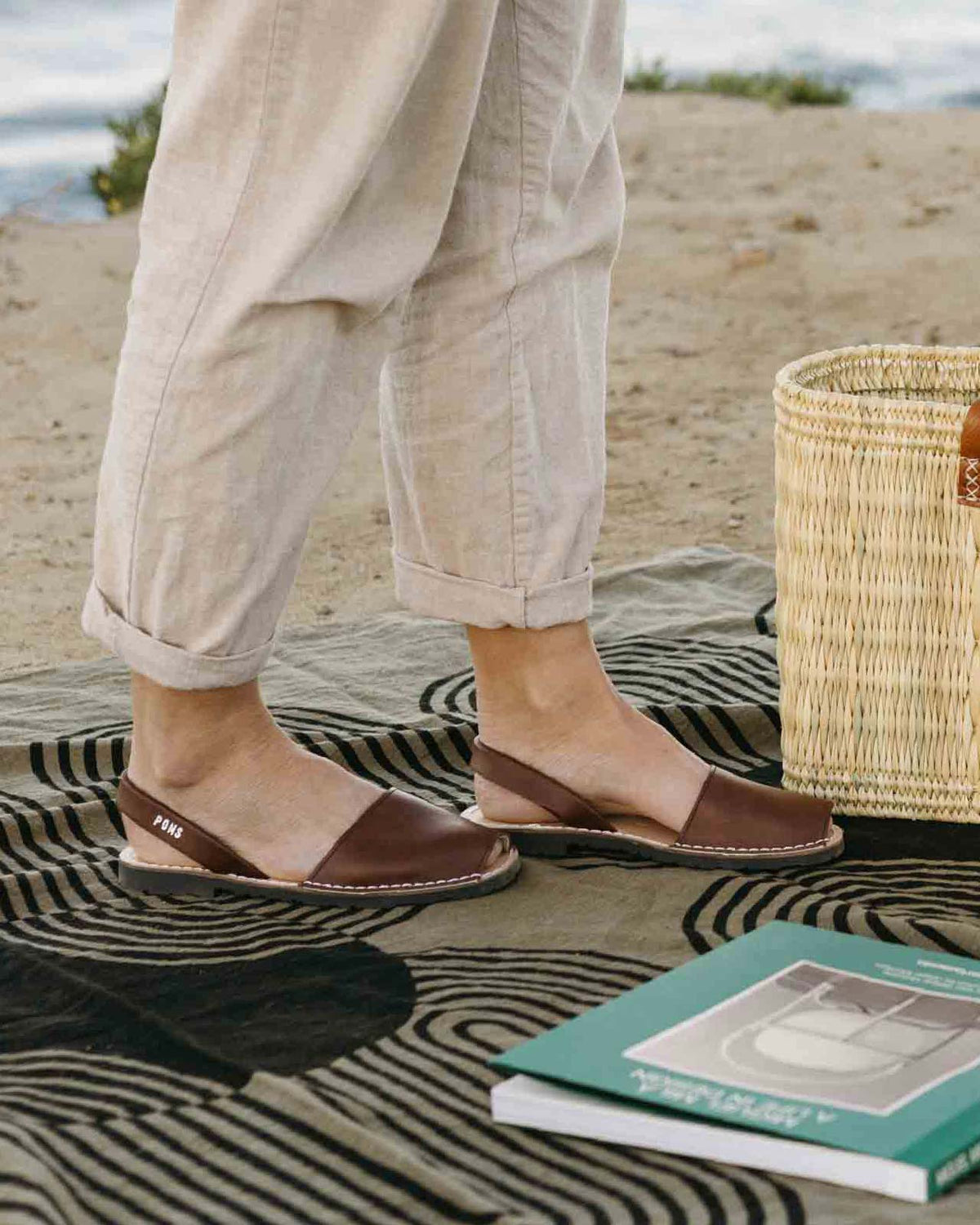 Pons Classic Vegan, Brown, gallery view 4