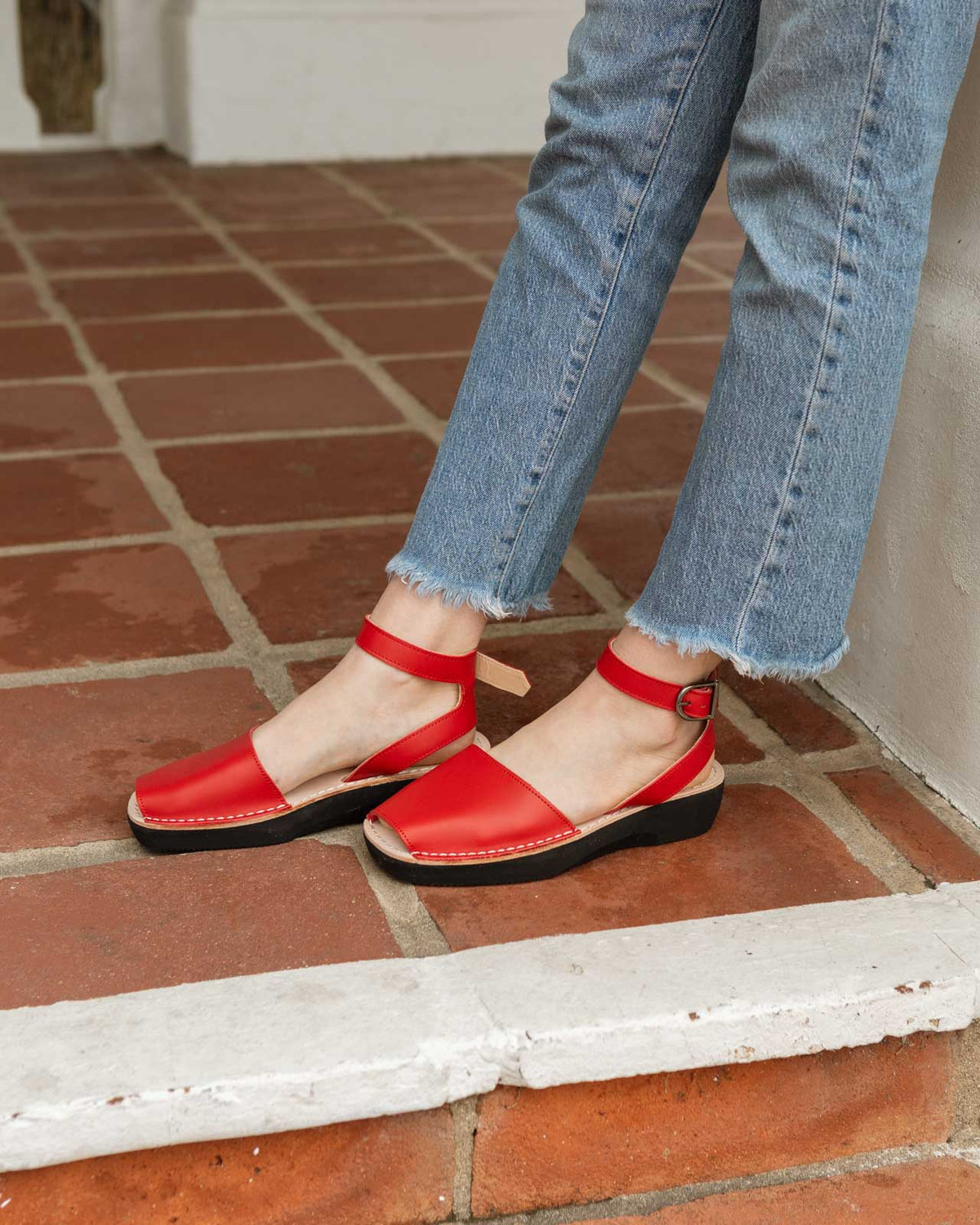 Pons Mediterranean, Red, gallery view 4