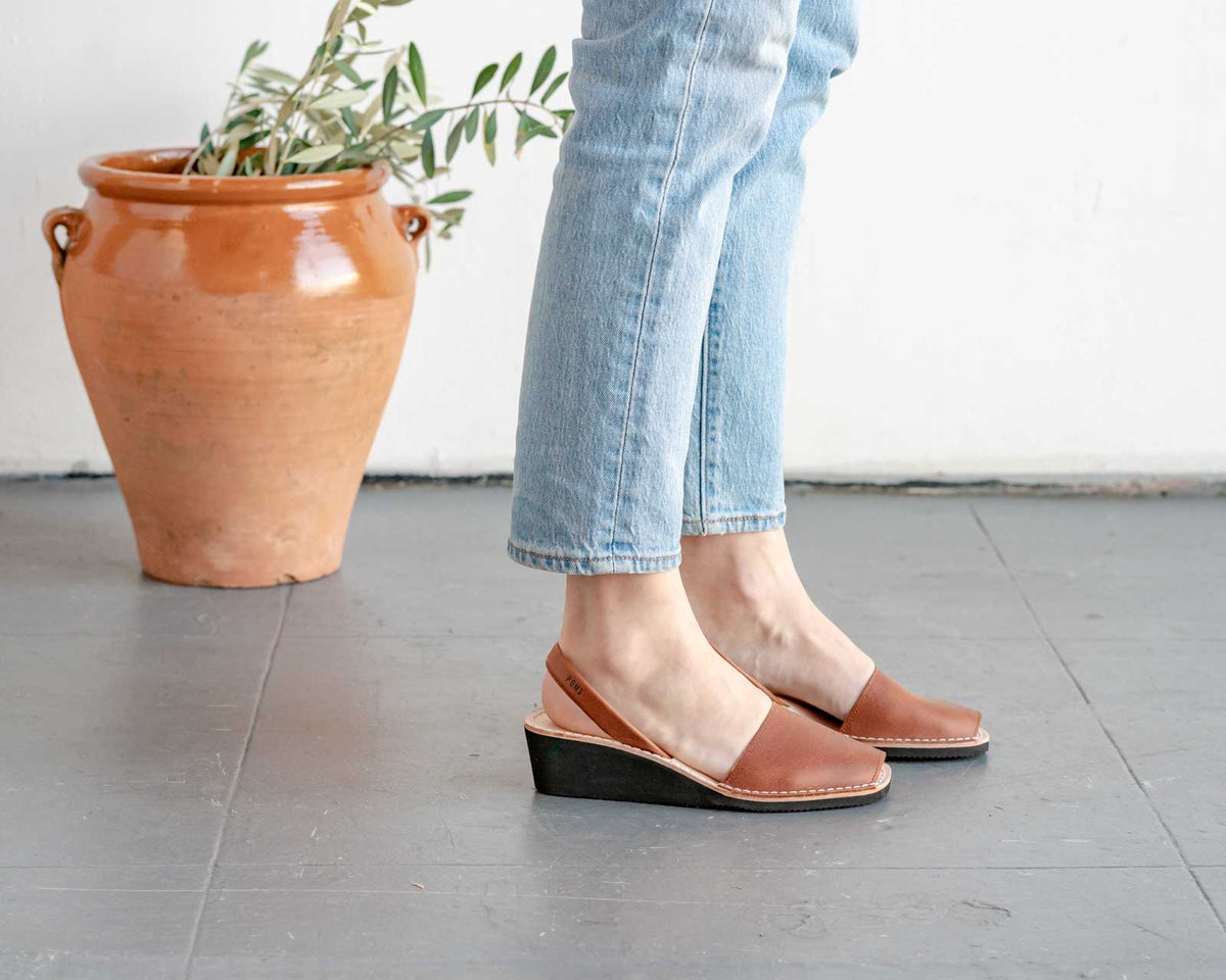 Pons Wedge, Brown, gallery view 6