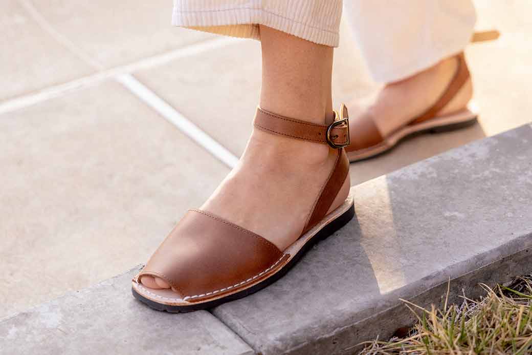 Pons Classic Strap, Brown, gallery view 6