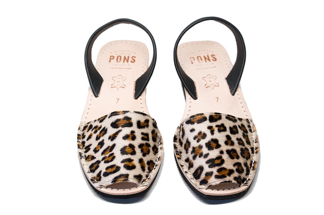 Pons Wedge Animal Prints, Leopard, gallery view 2