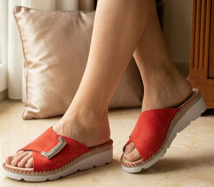 La Plume - Agua Women’s Leather Comfort Slippers