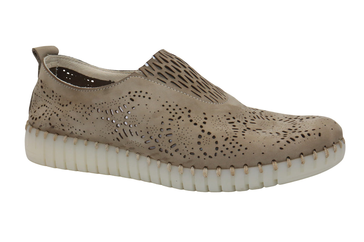 Eric Michael Stella in Beige — view 1