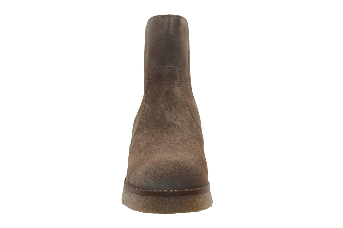 Eric Michael Sweden in Taupe — view 5