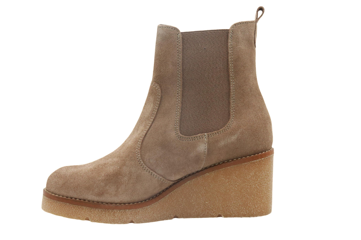 Eric Michael Sweden in Taupe — view 7