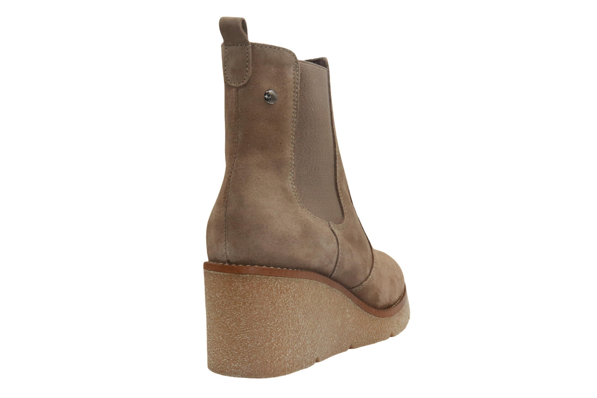 Eric Michael Sweden in Taupe — view 8