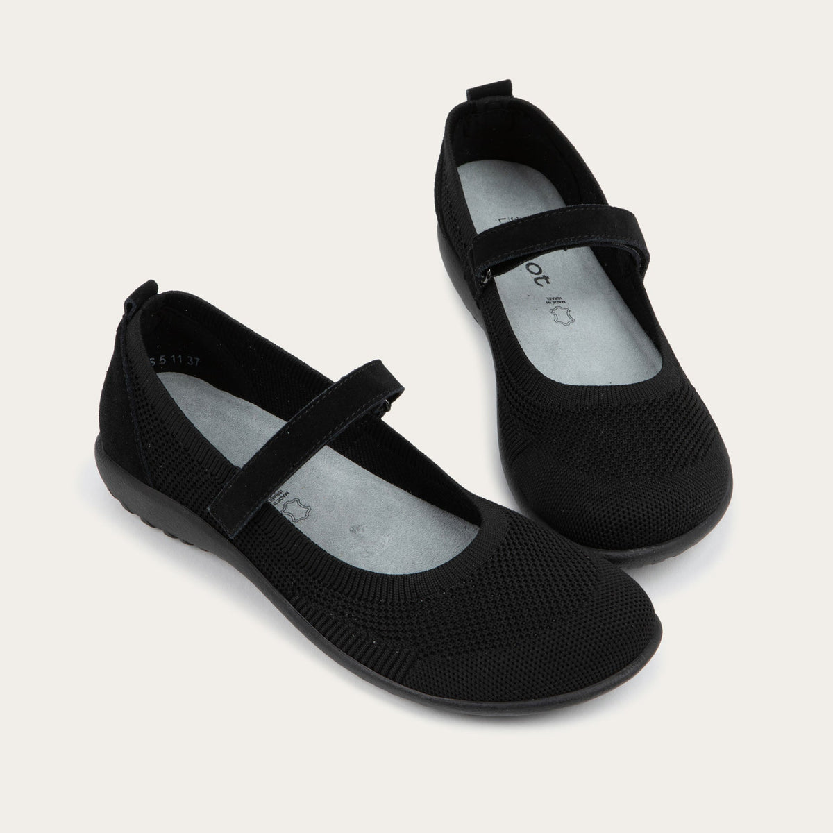 Taranaki in Black Knit, product view 6