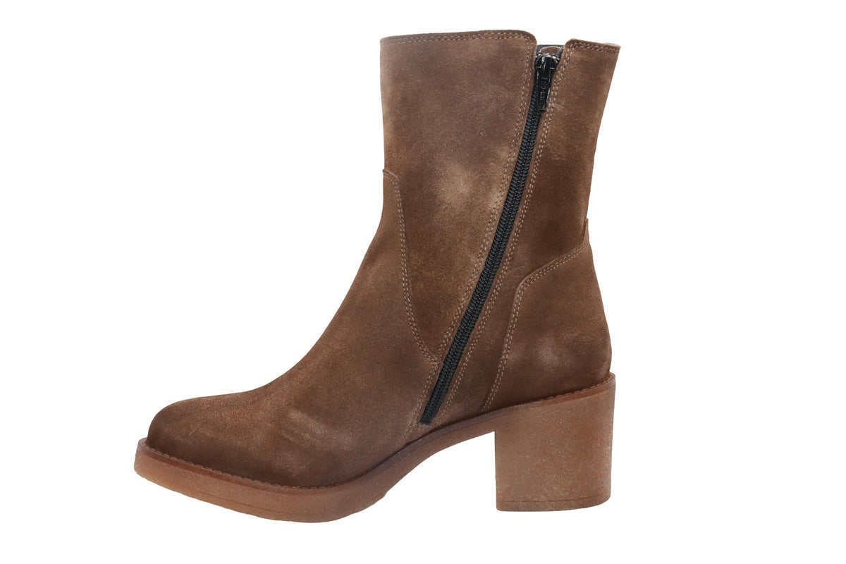 Eric Michael Tigra in Brown — view 7