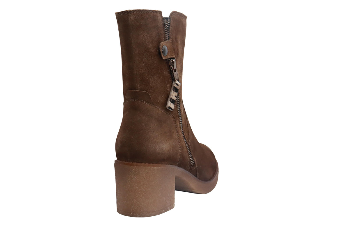 Eric Michael Tigra in Brown — view 8
