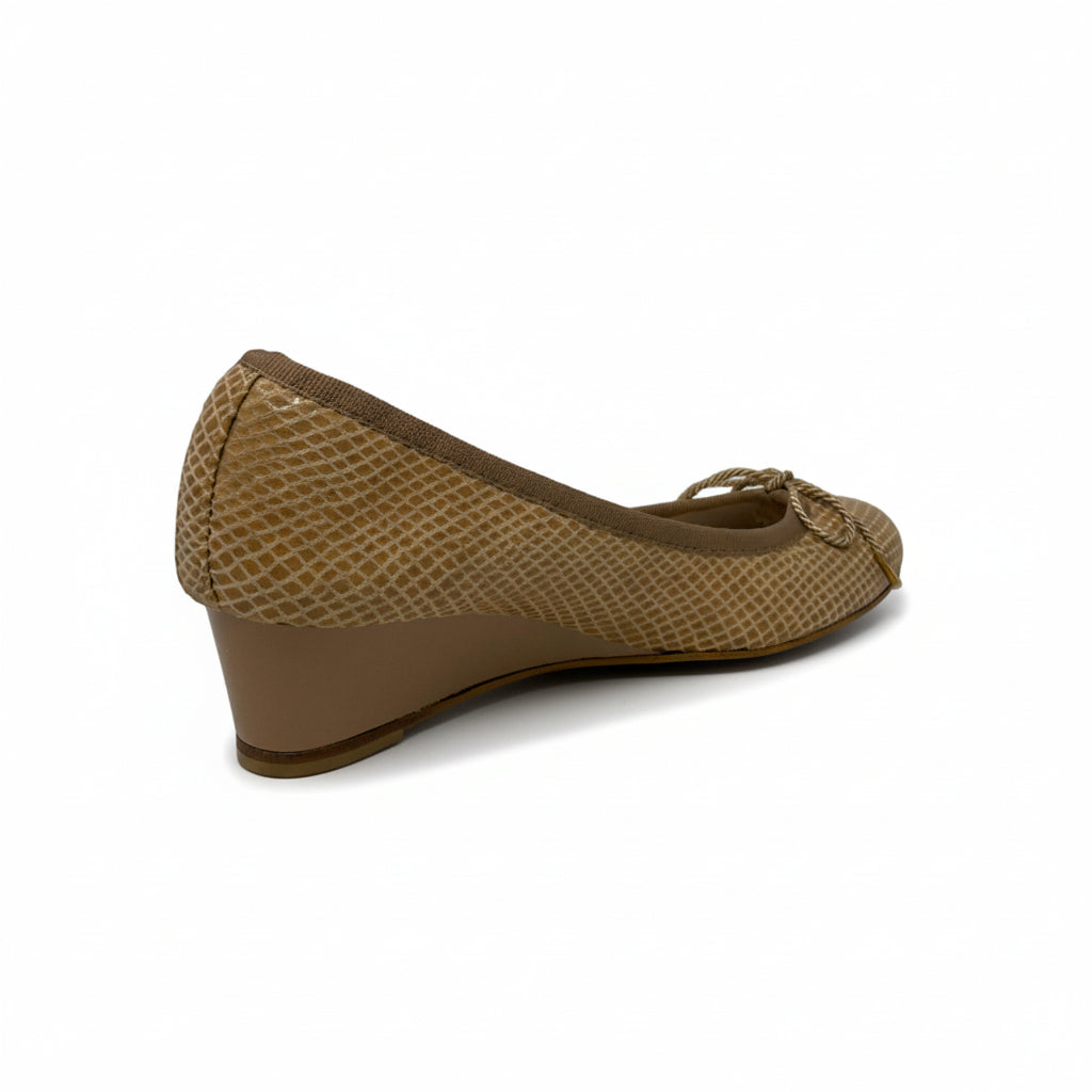 PAUL MAYER - NOBLE LEATHER WEDGE - SIZE 6.5 - VIPA SUEDE NATURAL