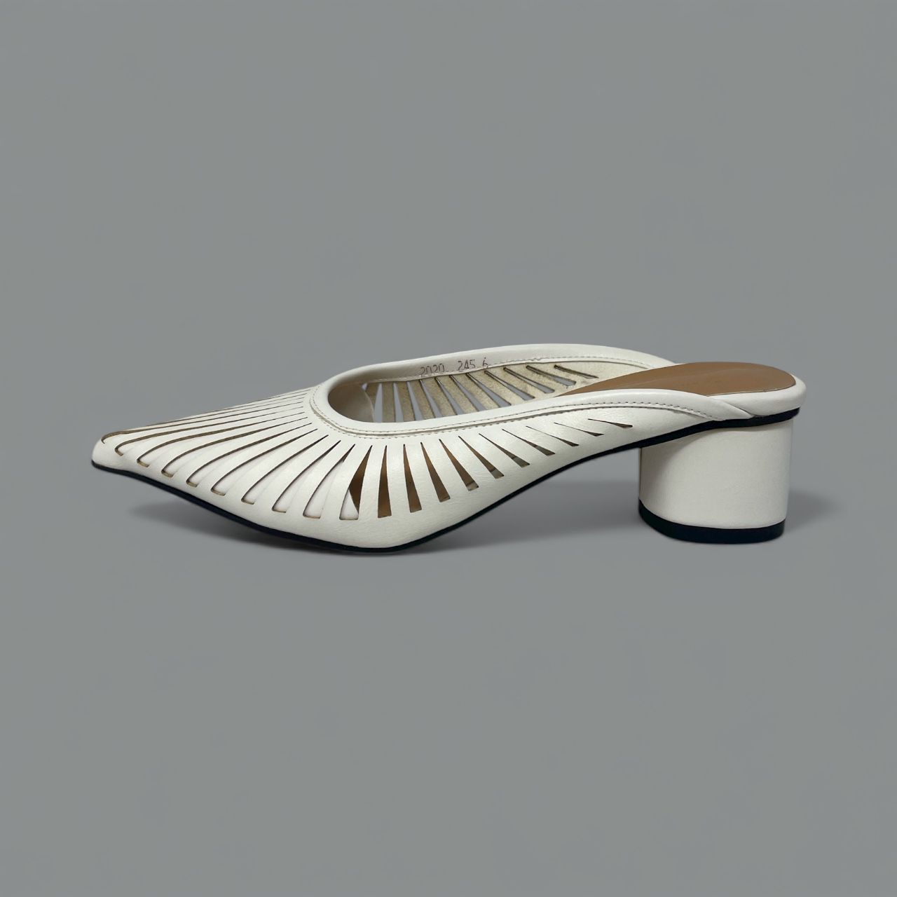 FRENCH COMFORT - ALISA - SIZE 9 - WHITE