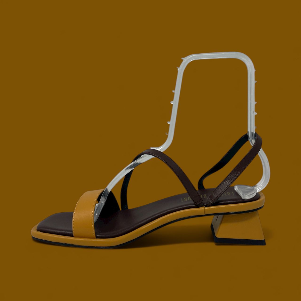 FRENCH COMFORT - BEATA - SIZE 6 - YELLOW