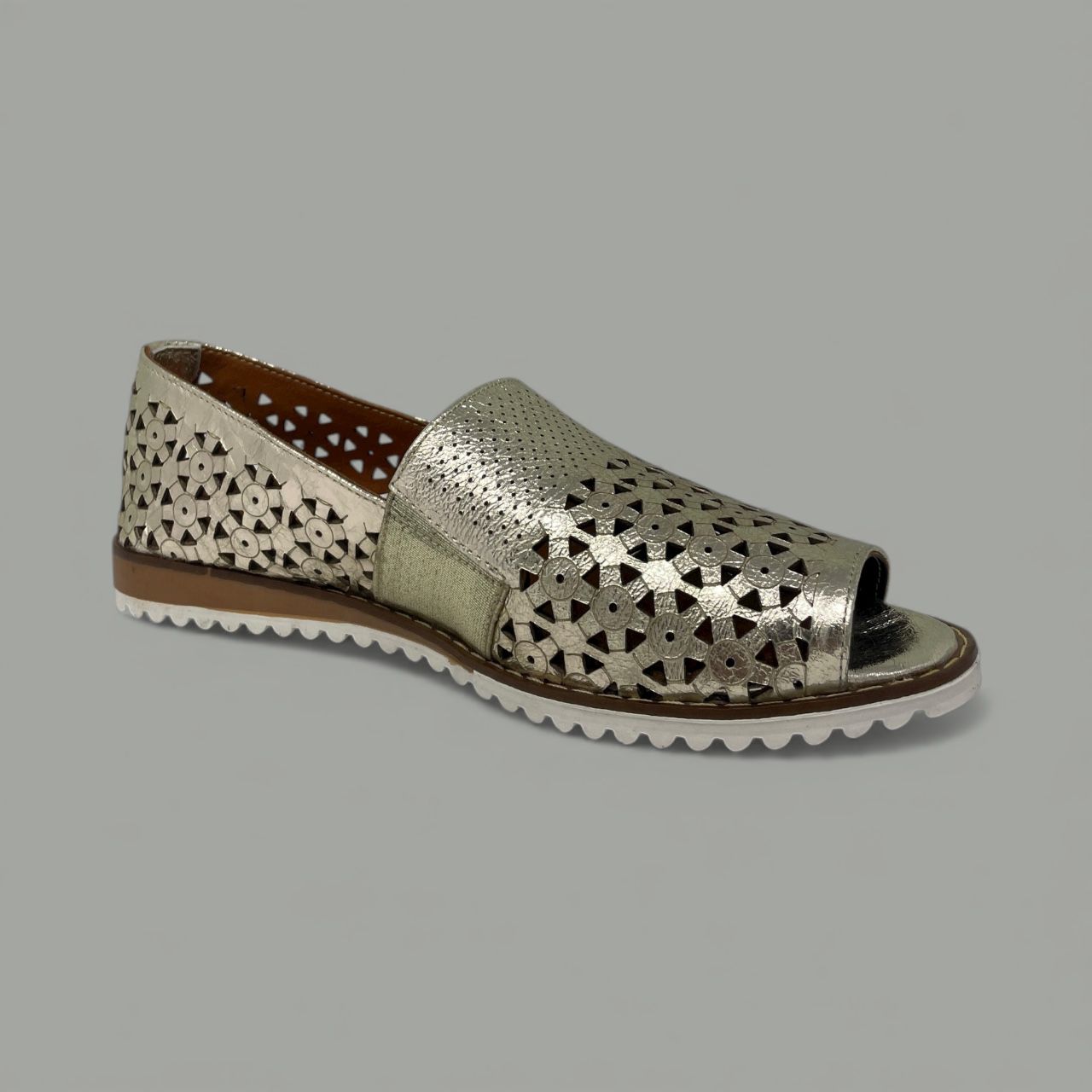 BONAVI - LOREN METALLIC LASER-CUT PEEP-TOE FLAT - SIZE 36 - GOLD