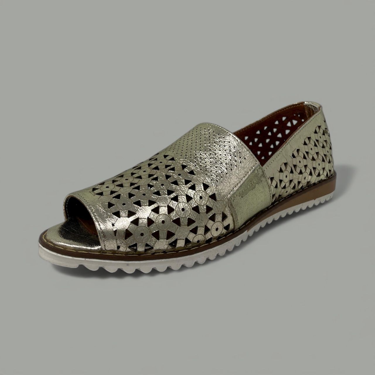 BONAVI - LOREN METALLIC LASER-CUT PEEP-TOE FLAT - SIZE 36 - GOLD