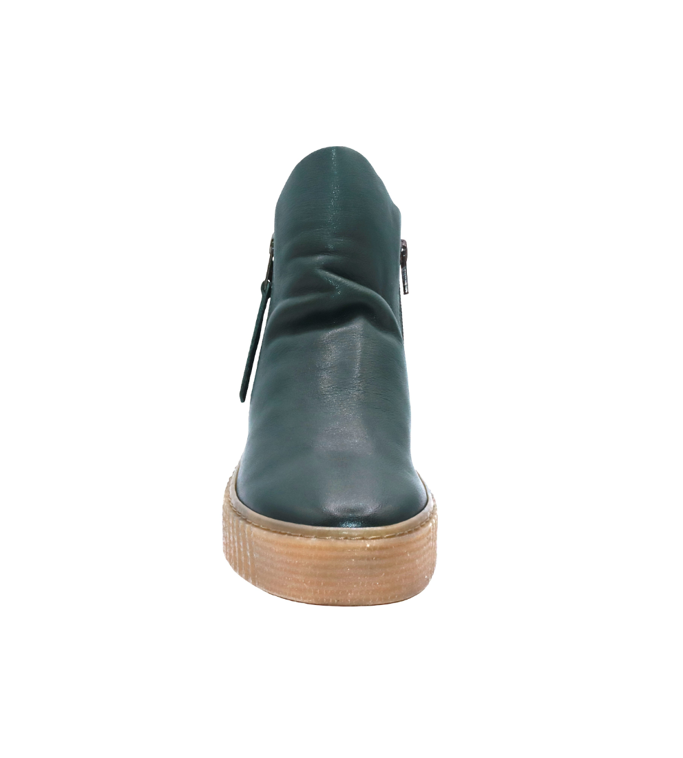 Eric Michael Zelda in Green — view 6