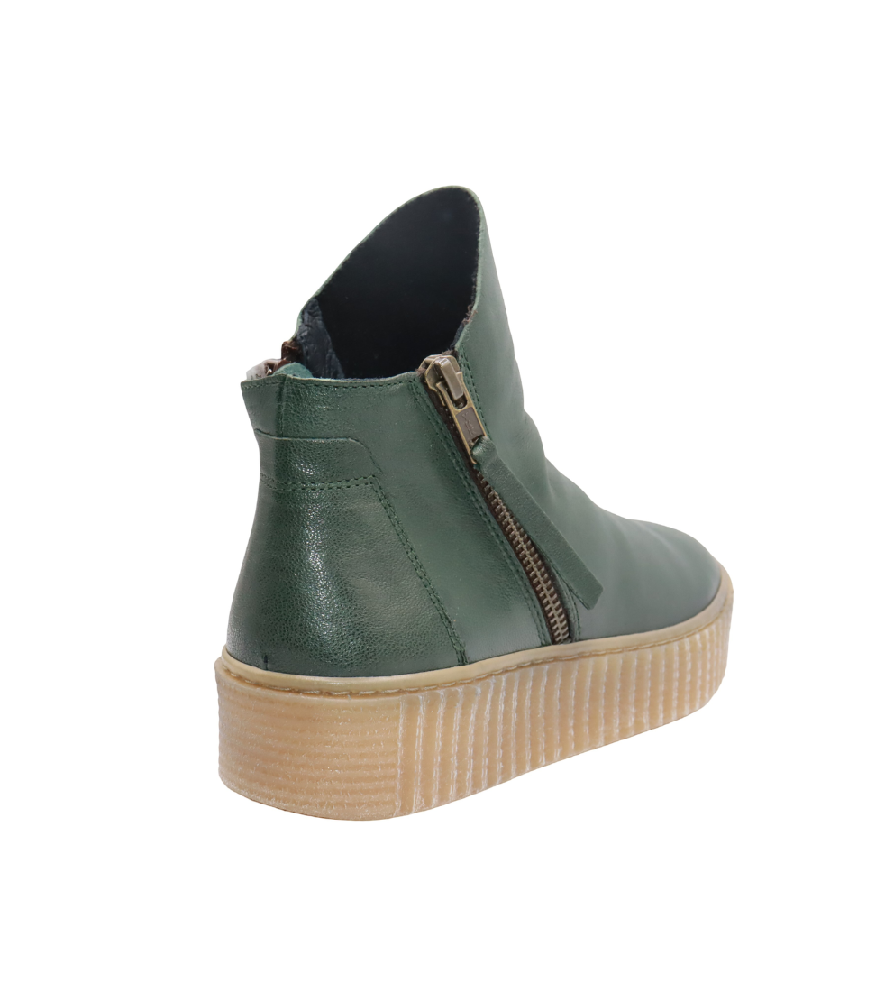 Eric Michael Zelda in Green — view 7