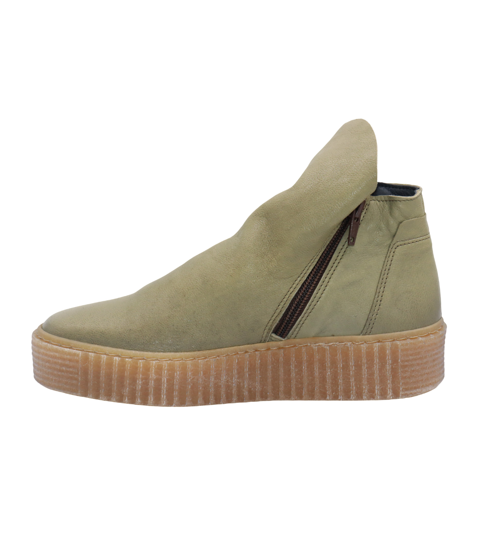 Eric Michael Zelda in Light Green — view 4