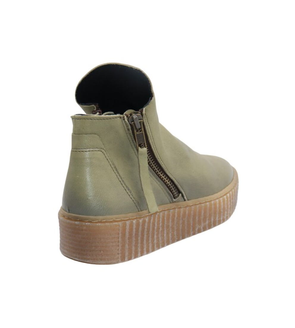 Eric Michael Zelda in Light Green — view 7