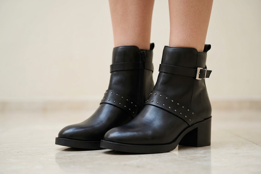 Eric Michael Karina in Black — view 2