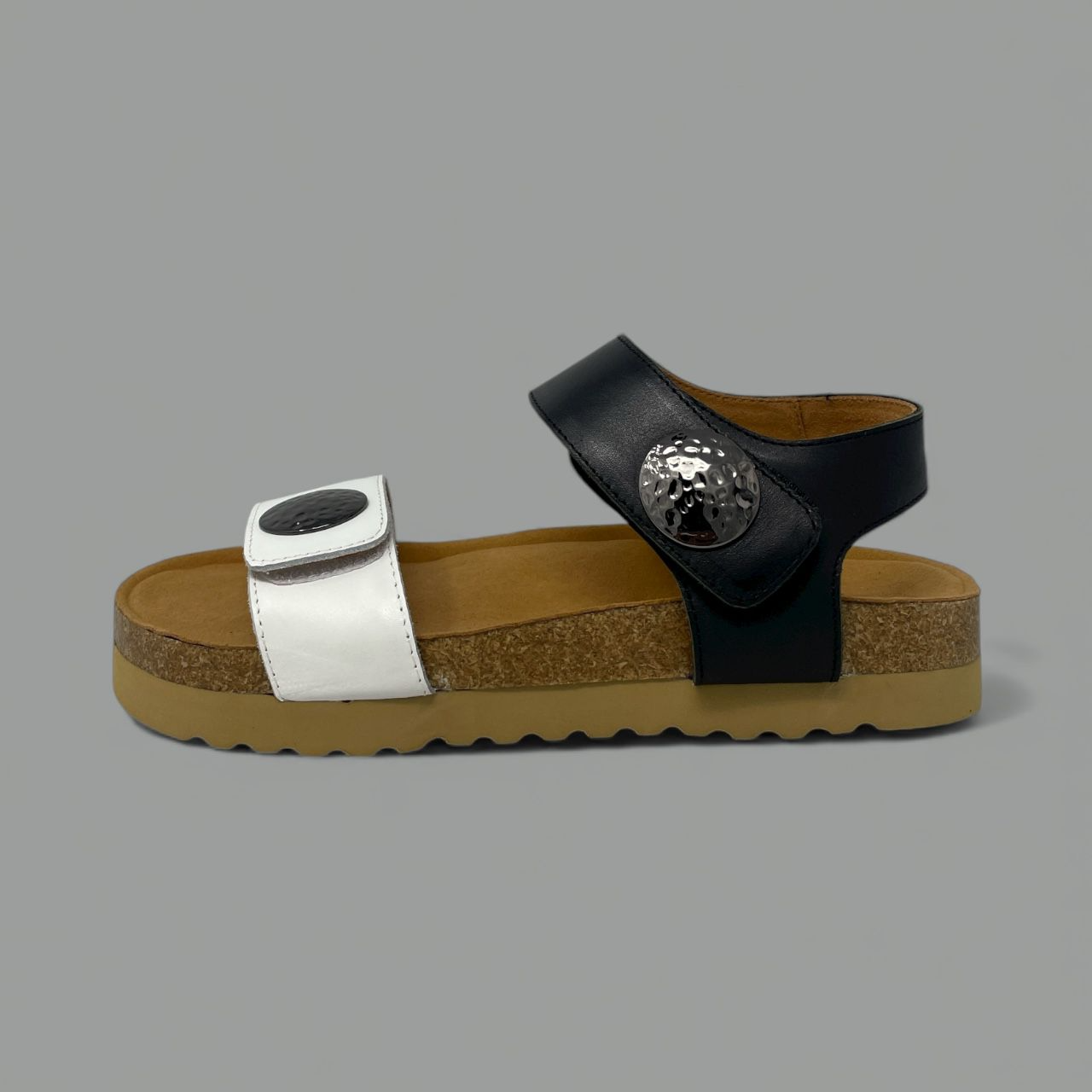 FRENCH COMFORT - NATALIE - SIZE 7.5 - WHITE/BLACK