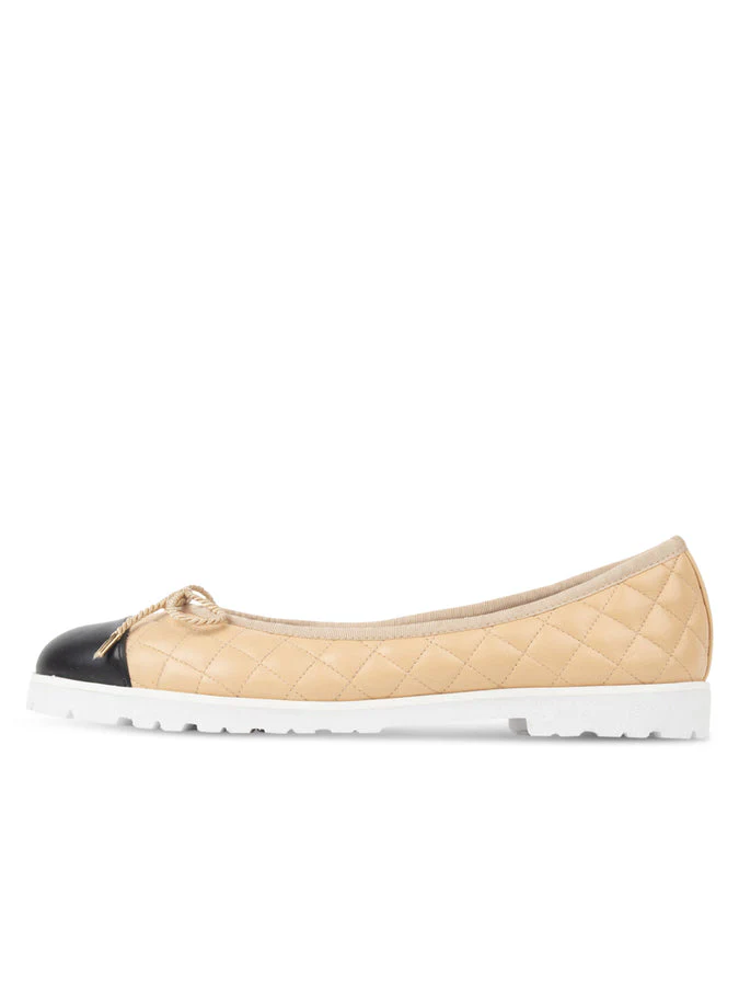PAUL MAYER - BEST LUG SOLE - SIZE 6 - PATENT BLACK / NAPPA BEIGE  (WHITE SOLE)