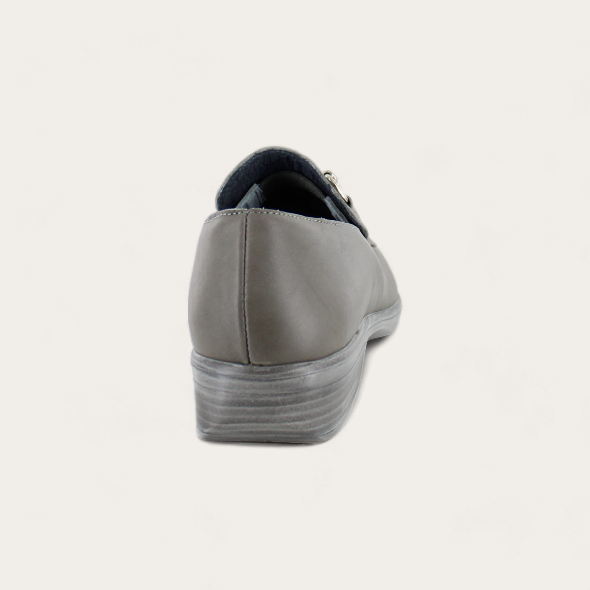 Bentu in Foggy Gray Lthr, product view 3